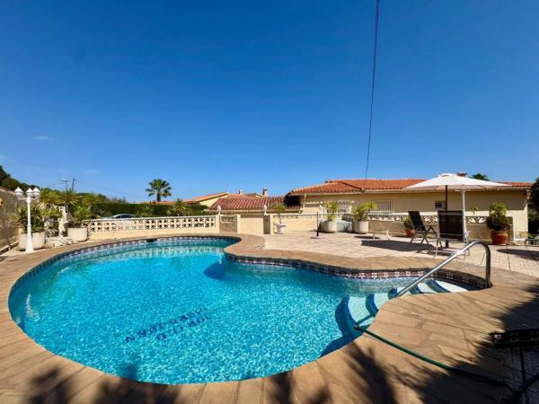 Casa independiente en camino de la Monja