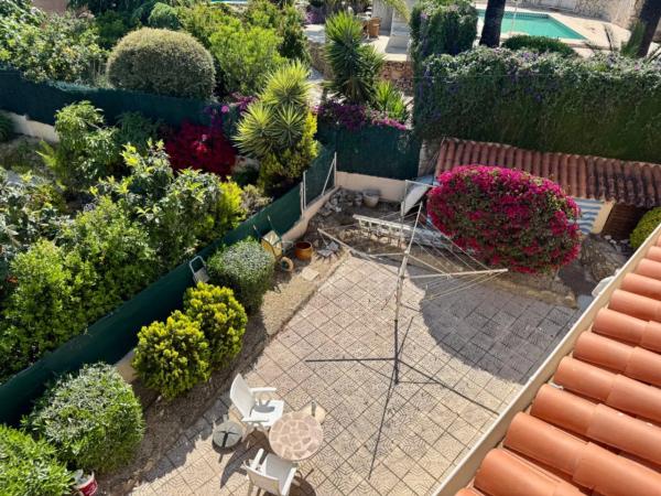 Casa independiente en camino de la Monja