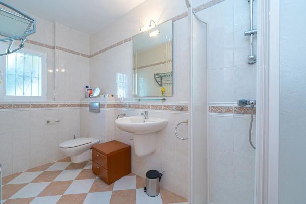 Casa independiente en calle Helsinki, 17