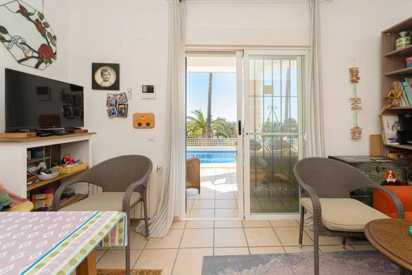 Casa independiente en calle Helsinki, 17