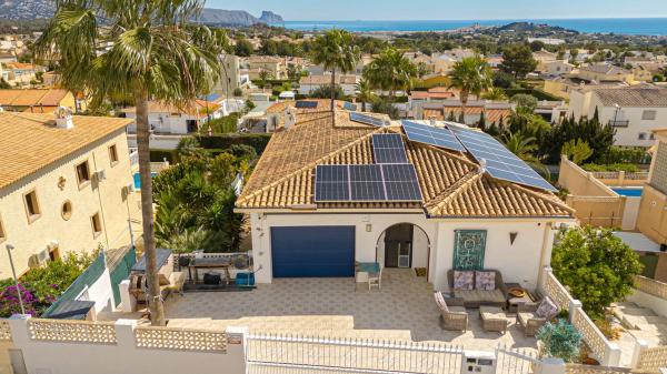 Casa independiente en calle Helsinki, 17