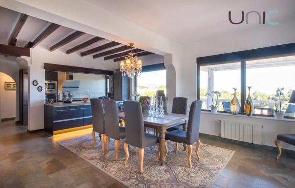 Casa independiente en avenida de Coloma