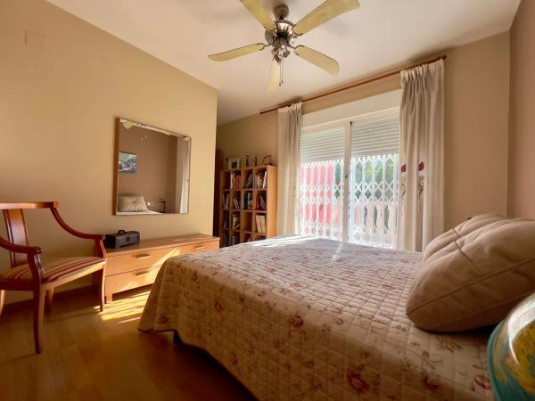 Chalet pareado en calle Juan Gris