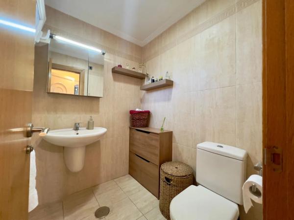 Chalet pareado en calle Juan Gris