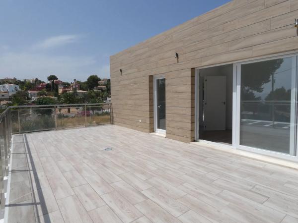 Casa independiente en avenida de Coloma