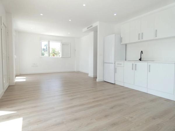 Casa independiente en avenida de Coloma