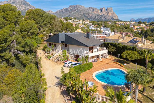 Casa independiente en Urbanizacion Caravana