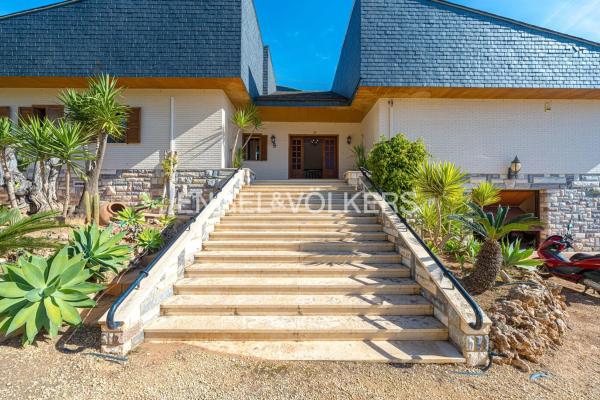 Casa independiente en Urbanizacion Caravana