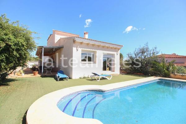 Casa independiente en calle Capellá