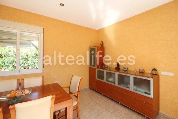 Casa independiente en calle Capellá