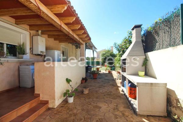 Casa independiente en calle Capellá