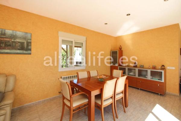 Casa independiente en calle Capellá