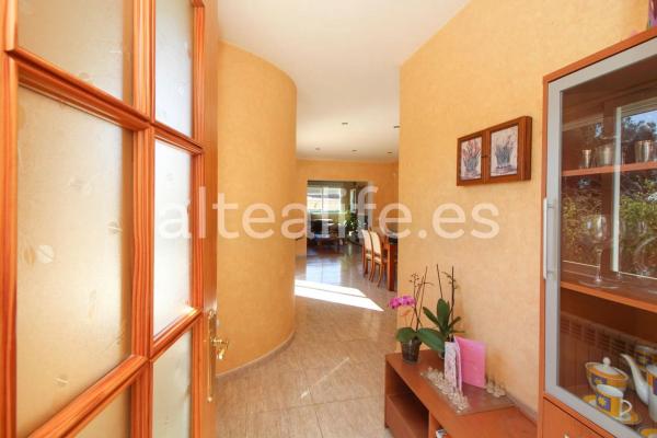 Casa independiente en calle Capellá