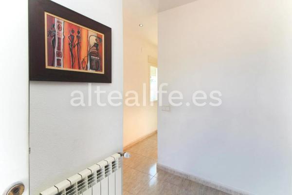 Casa independiente en calle Capellá