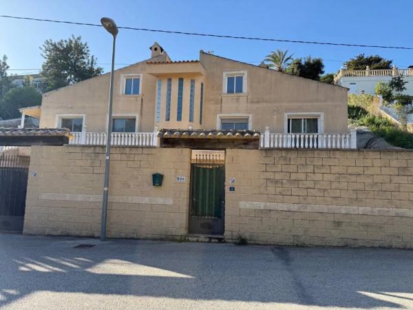 Casa independiente en calle Font Roja