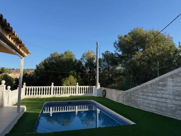 Casa independiente en calle Font Roja