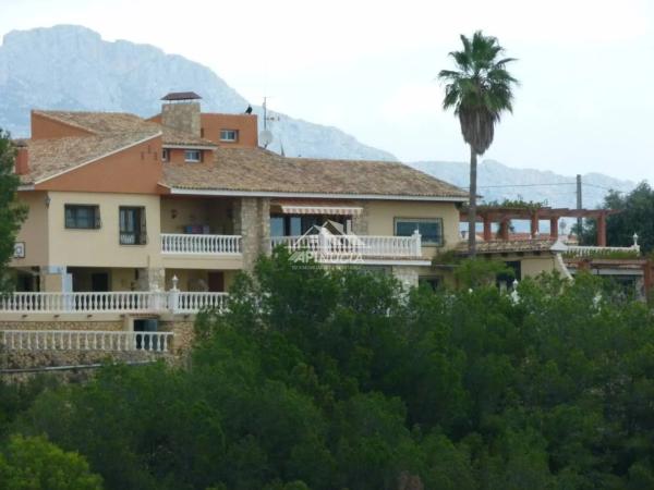 Chalet en calle Serra Montcabrer, 16 -22