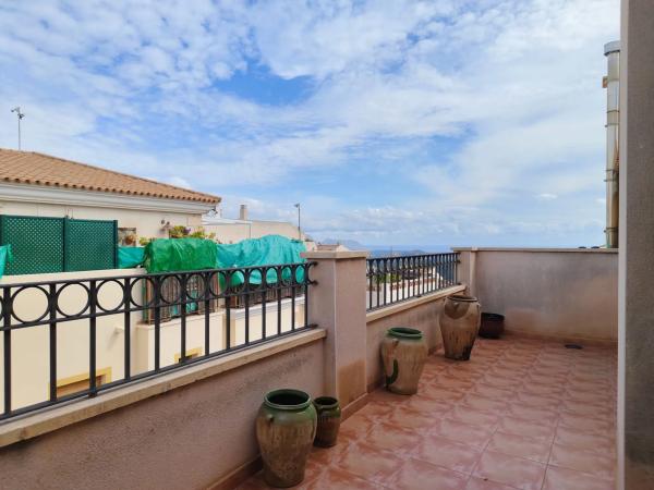 Chalet adosado en calle la Fonteta, 8