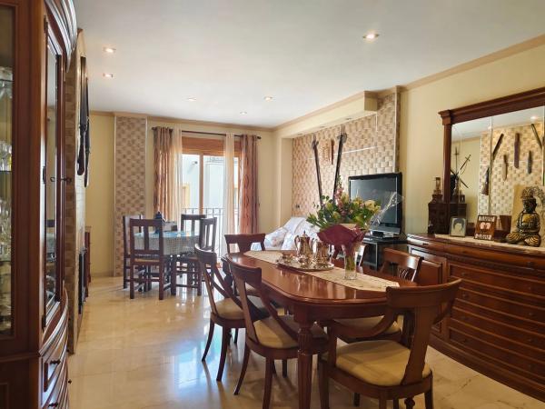 Chalet adosado en calle la Fonteta, 8