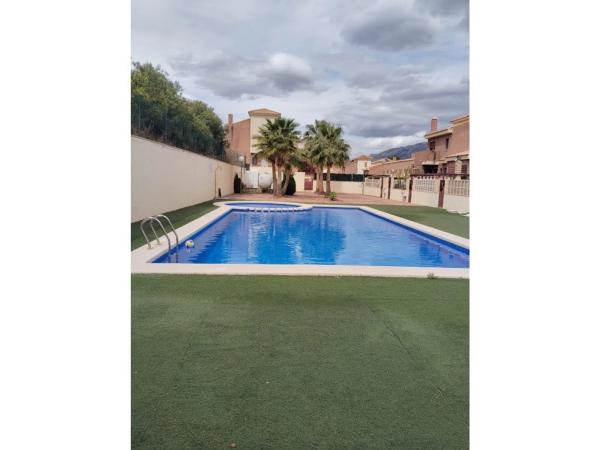 Chalet pareado en calle Mar Mediterrani