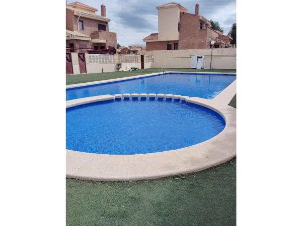 Chalet pareado en calle Mar Mediterrani