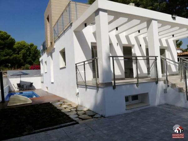 Casa independiente en avenida de Coloma