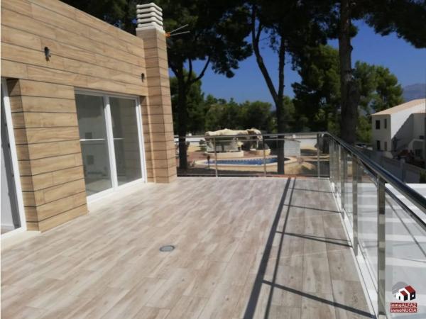 Casa independiente en avenida de Coloma