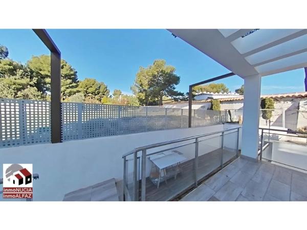 Casa independiente en avenida de Coloma