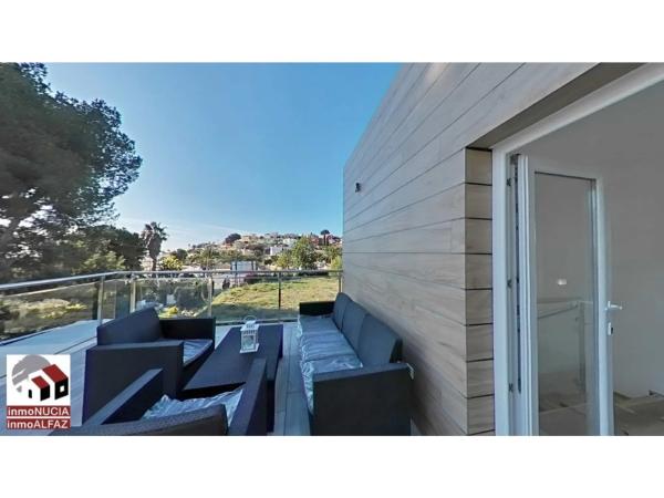 Casa independiente en avenida de Coloma