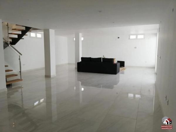 Casa independiente en avenida de Coloma