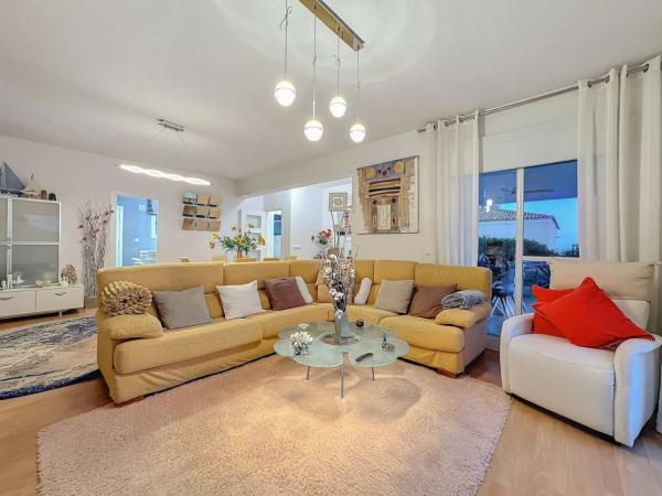 Casa independiente en calle Gregal