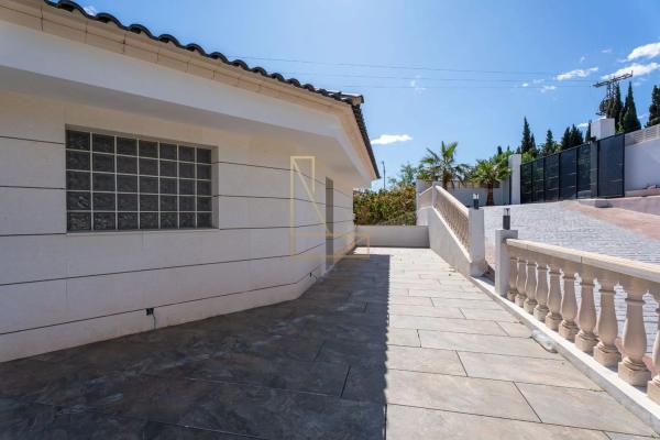 Casa independiente en calle Acacies