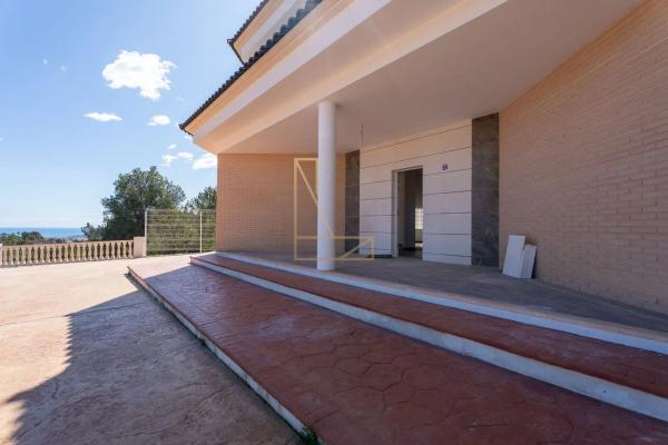 Casa independiente en calle Acacies