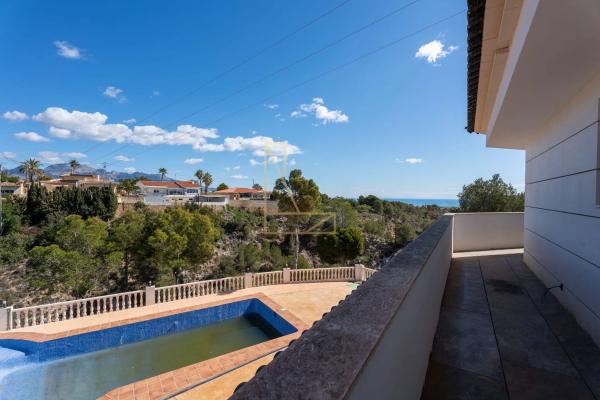 Casa independiente en calle Acacies