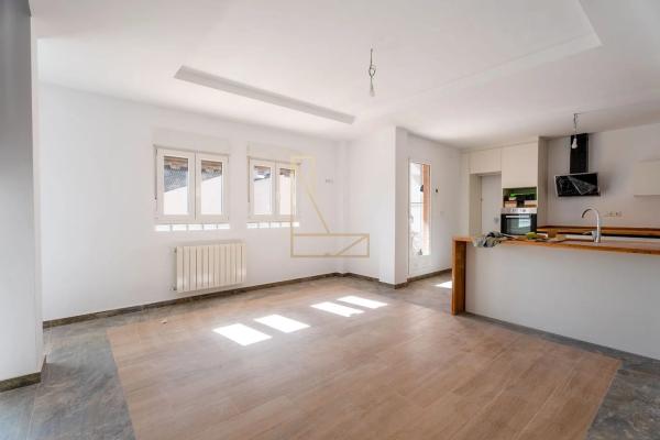 Casa independiente en calle Acacies