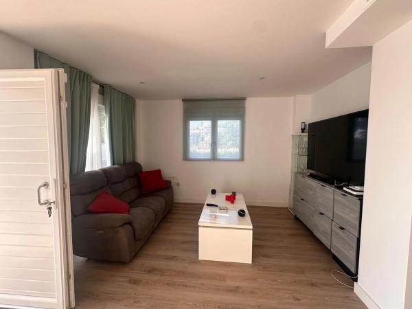 Casa independiente en avenida de Coloma