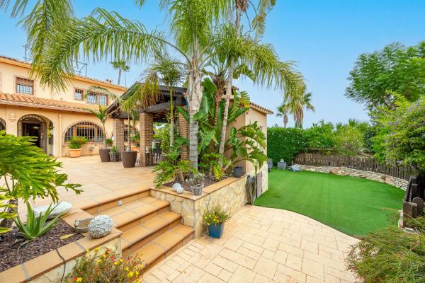 Casa independiente en calle flamenca