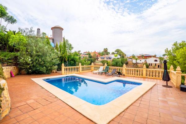 Casa independiente en avenida de Coloma