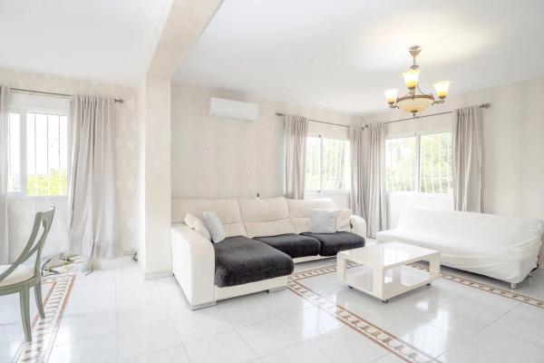 Casa independiente en avenida de Coloma