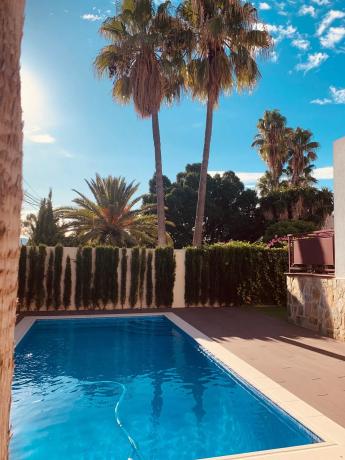 Casa independiente en calle Luxemburgo