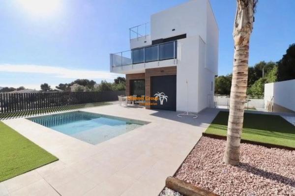 Chalet pareado en calle Barbados