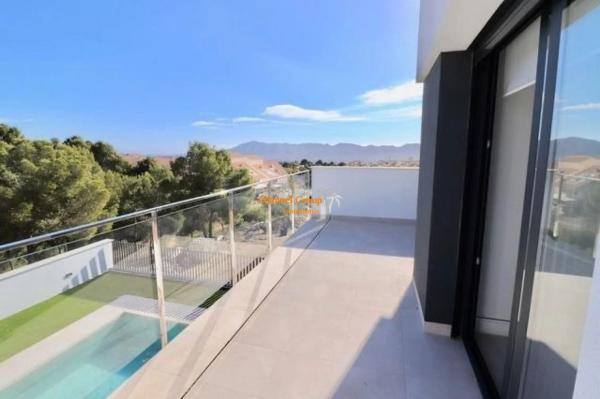 Chalet pareado en calle Barbados