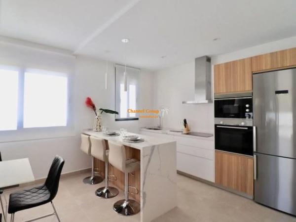 Chalet pareado en calle Barbados