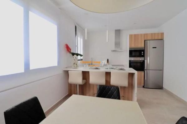 Chalet pareado en calle Barbados