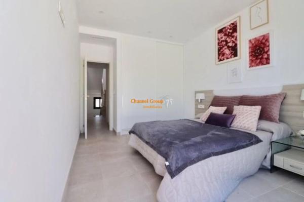 Chalet pareado en calle Barbados