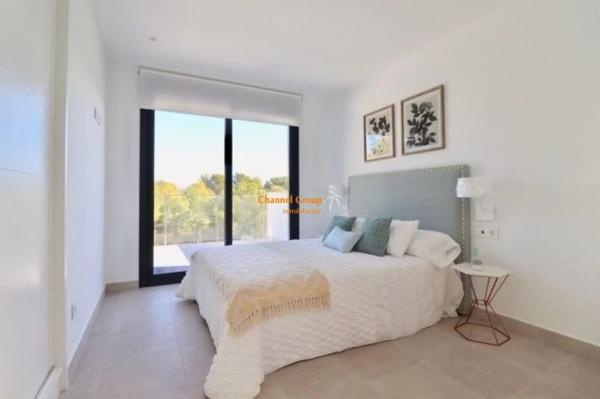 Chalet pareado en calle Barbados