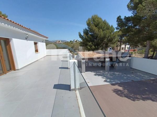 Casa independiente en avenida de Coloma, 131 -127