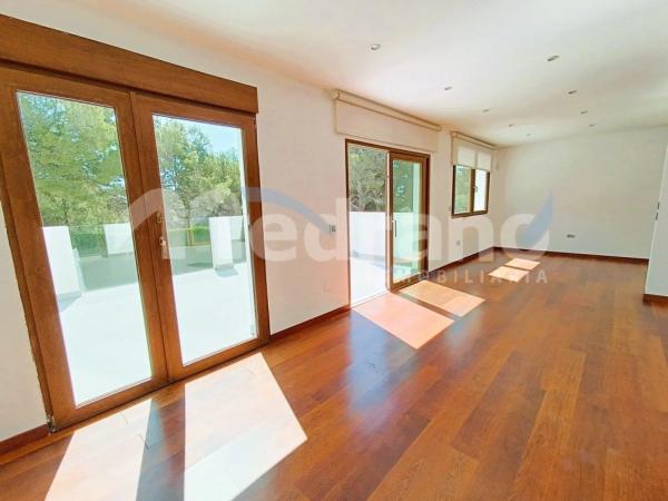 Casa independiente en avenida de Coloma, 131 -127