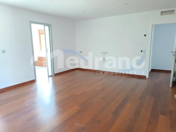 Casa independiente en avenida de Coloma, 131 -127