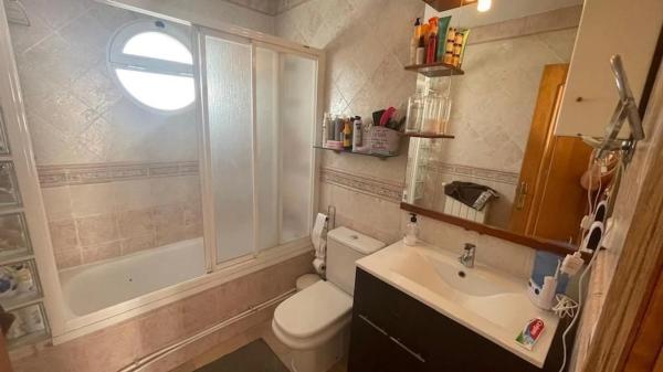 Casa independiente en calle Serrella